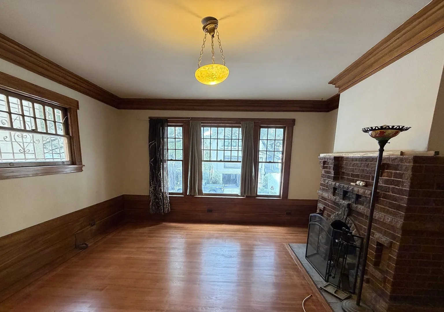 NEW! Refreshed 2BD/2BA Plus Den on Coveted Lake Street | Garage Parking Option, Shared Private Ga... — Photo 4