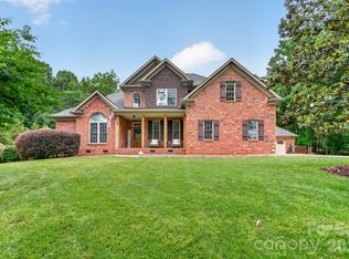 4618 Water Oak Dr, Lake Wylie, SC 29710