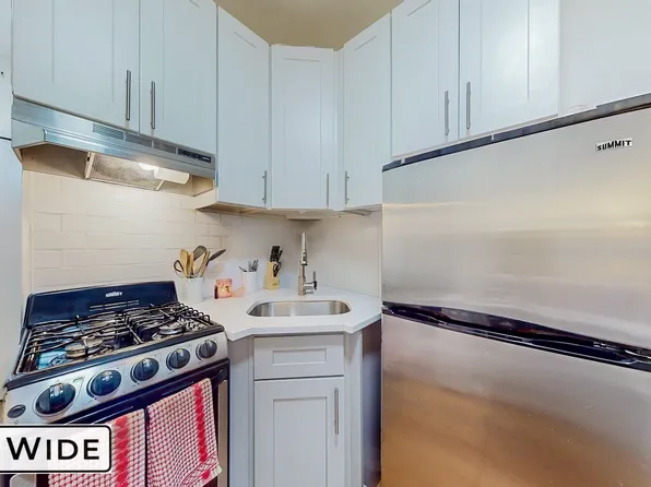 121 East 97th Street image 3 of 6