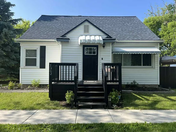 1302 W Thomas St, Bay City, MI 48706