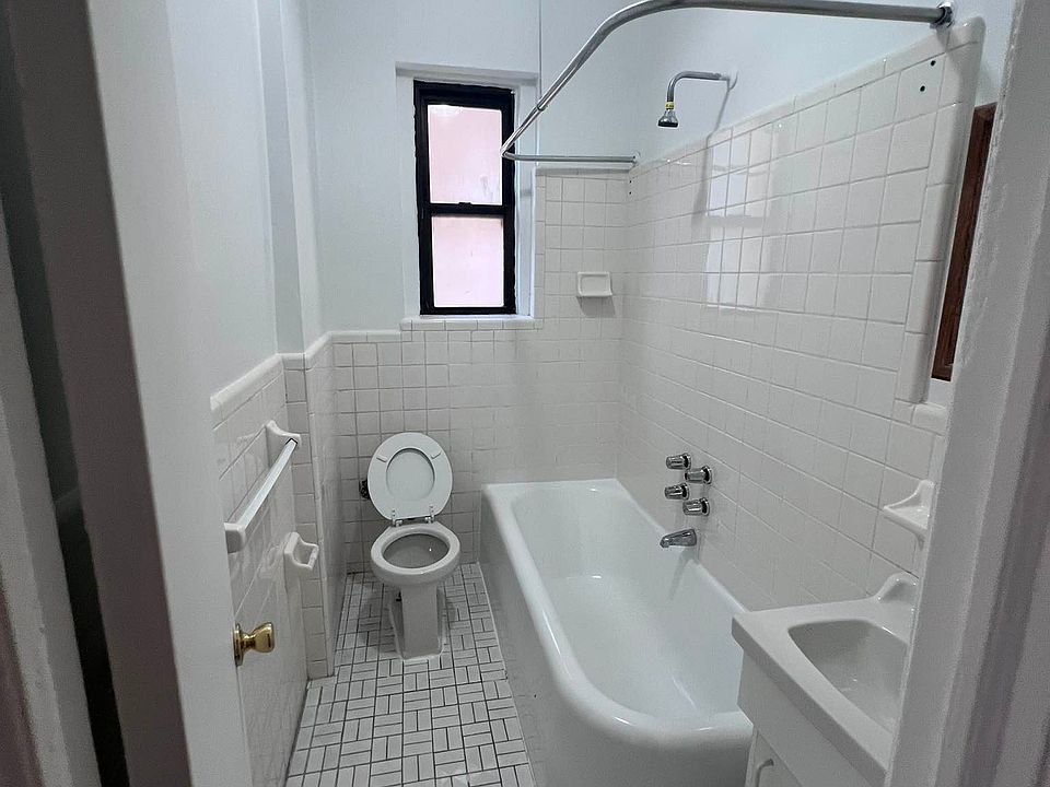 2nd image of 3165 Decatur Ave APT 7C