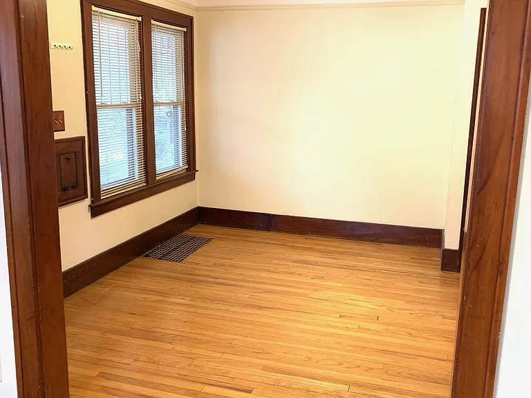 310 Virginia Ave — Photo 3