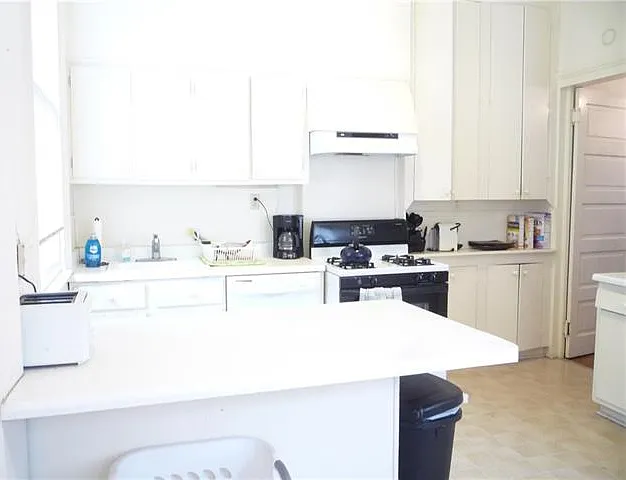 7733 Hampson St — Photo 33
