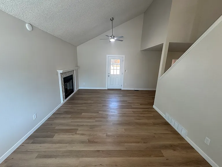 3440 Hazelwood Ct — Photo 3