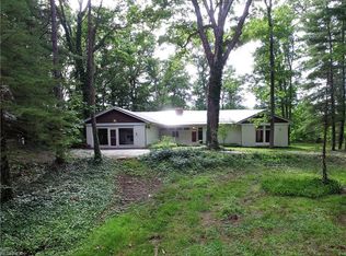 1186 Ghent Hills Rd, Akron, OH 44333