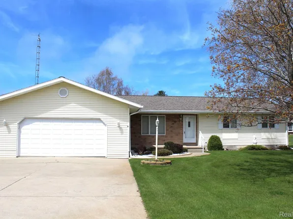 275 Madison St, Port Austin, MI 48467