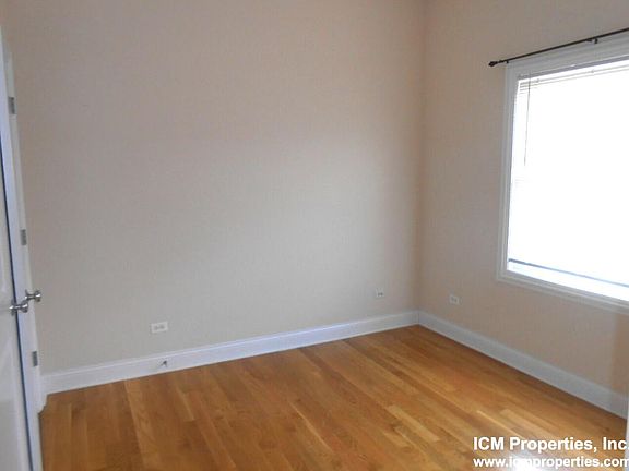 5th image of 2330 N Greenview Ave #2A