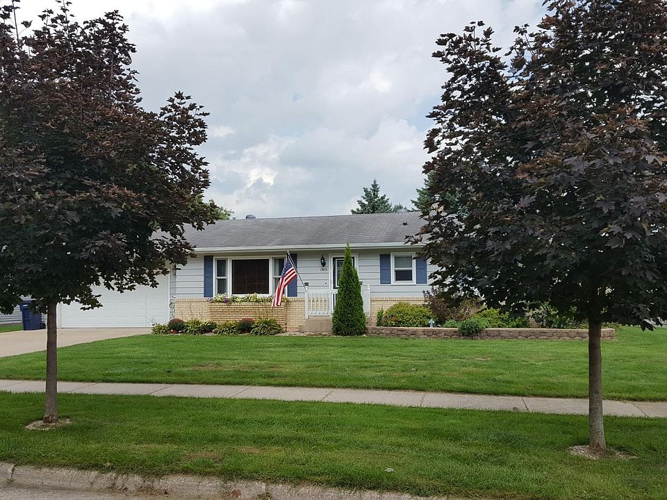 1st image of 1010 N Claremont Dr