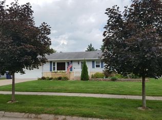 1010 N Claremont Dr, Janesville, WI 53545