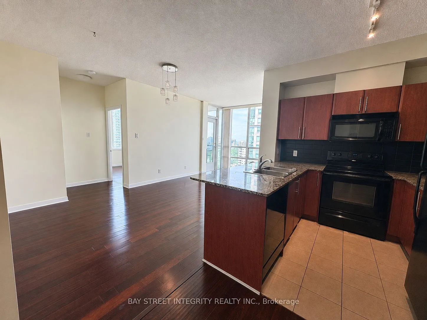 3 bed, $2,750 — Photo 4
