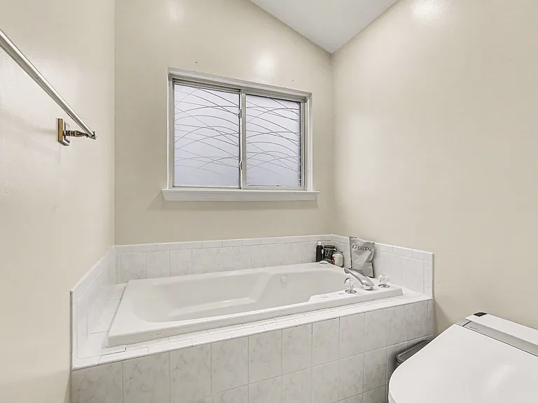 5873 Villa France Ave — Photo 22