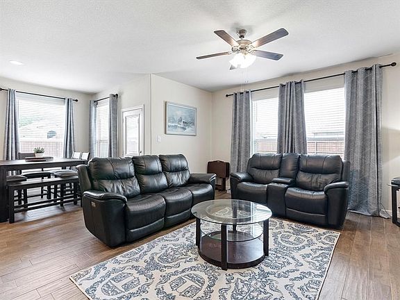2nd image of 407 Skipper Ln