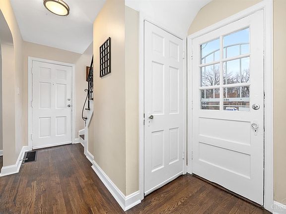 2nd image of 1183 East Way