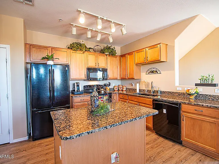 240 W Juniper Ave #1269