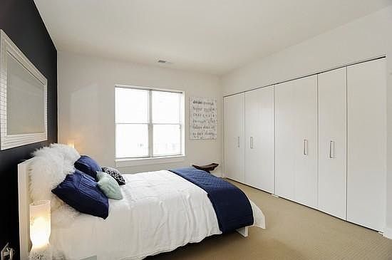 1st image of 1815 W Argyle St APT 2A