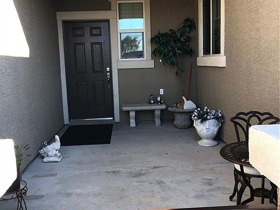 4th image of 10420 Oak Terrace Ave