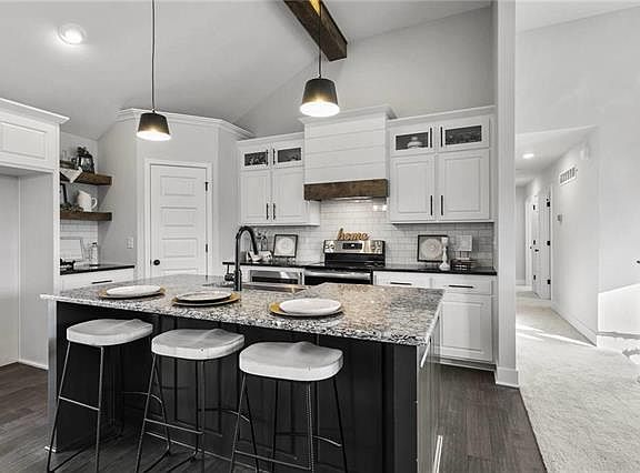 3rd image of 1292 NW Hickorywood Ct