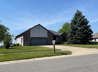 231 Henricks Ct, Angola, IN 46703