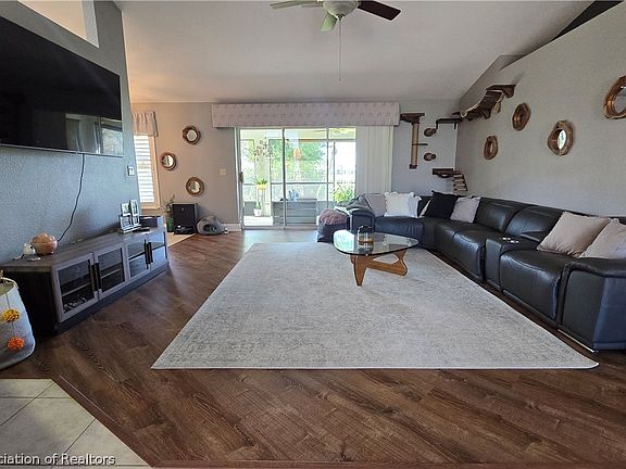 5th image of 808 Spring Lake Blvd