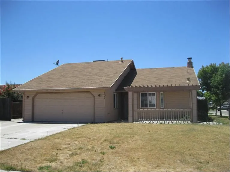 907 Kirk Ct photo 1