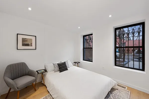 Rented by Modern Spaces | media 6