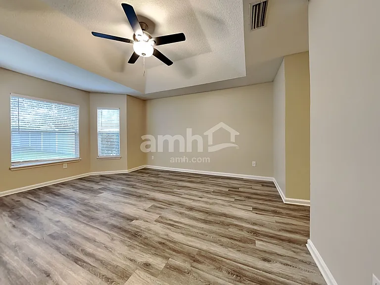 947 Silver Spring Ct — Photo 11