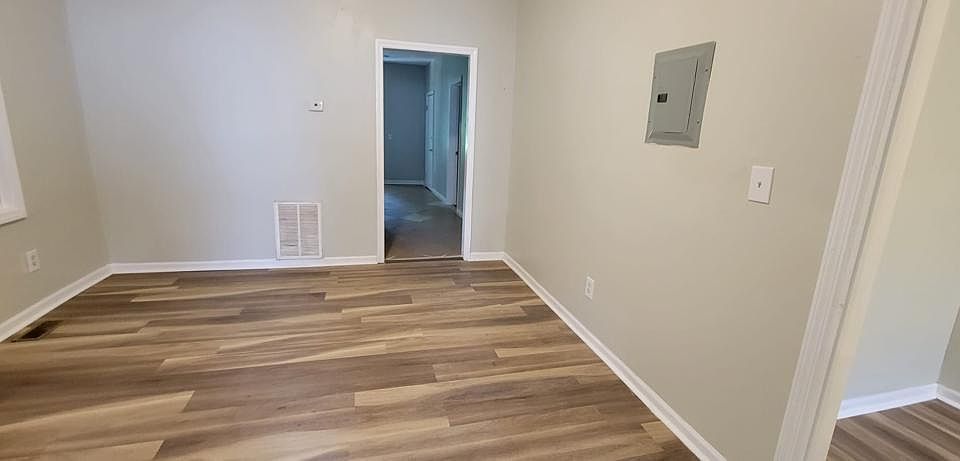 1st image of 470 S 14th St Floor 1