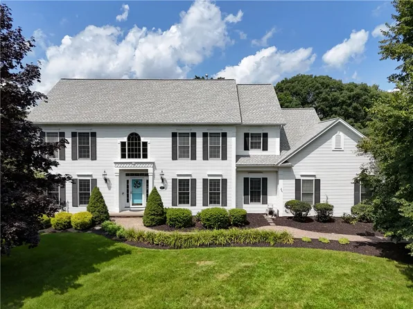 12 Northstone Rise, Pittsford, NY 14534