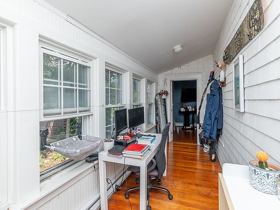 2nd image of 10 Underhill St #2