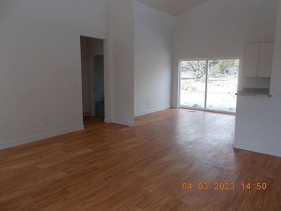 4th image of 325 Farraday Rd