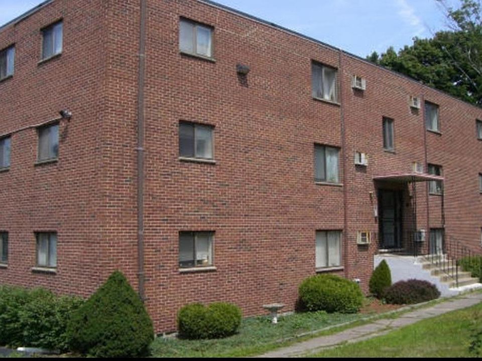1st image of 141 Commercial St #123