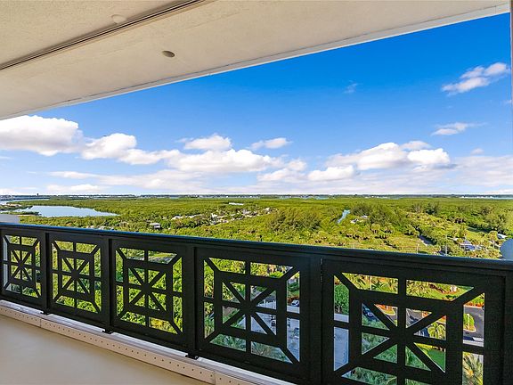 4th image of 3702 N Highway A1a #1201