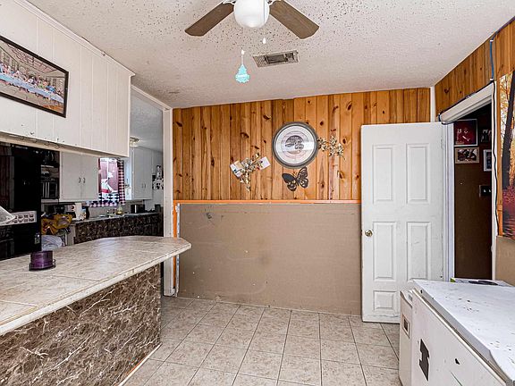 4th image of 6814 Spring Dr