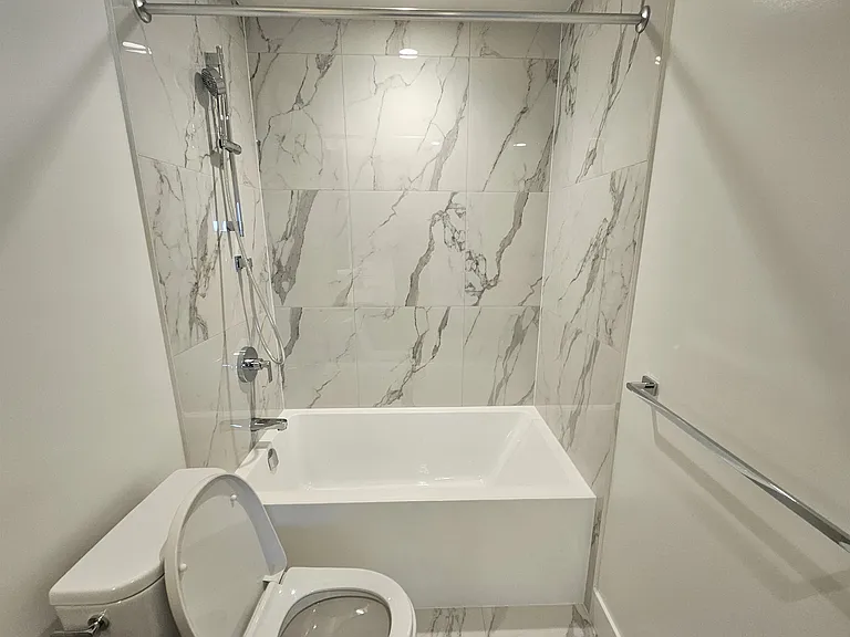1475 Foster St #803 — Photo 33