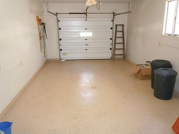 1.5 car garage