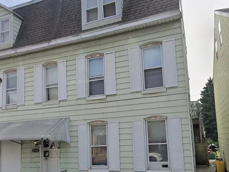 134 N Newberry St #3 — Photo 1