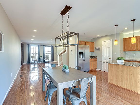 3rd image of 1810 Goldsborough Ln