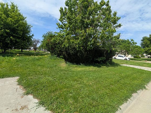 4th image of 129 Ringold St