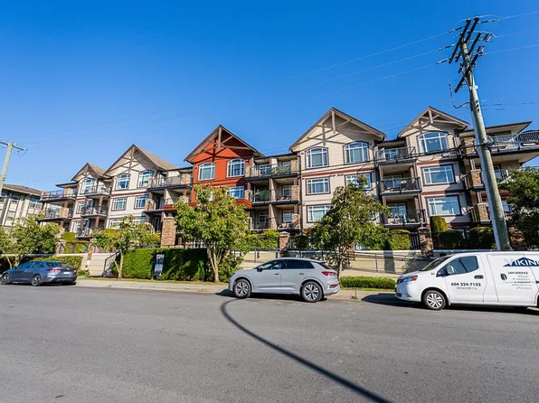 19939 55a Ave #407, Langley, BC V3A 3X4