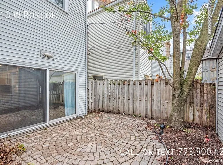 1213 W Roscoe St — Photo 22