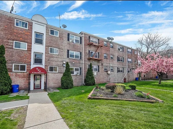 66-12 Grand Central Pkwy #1B, Forest Hills, NY 11375