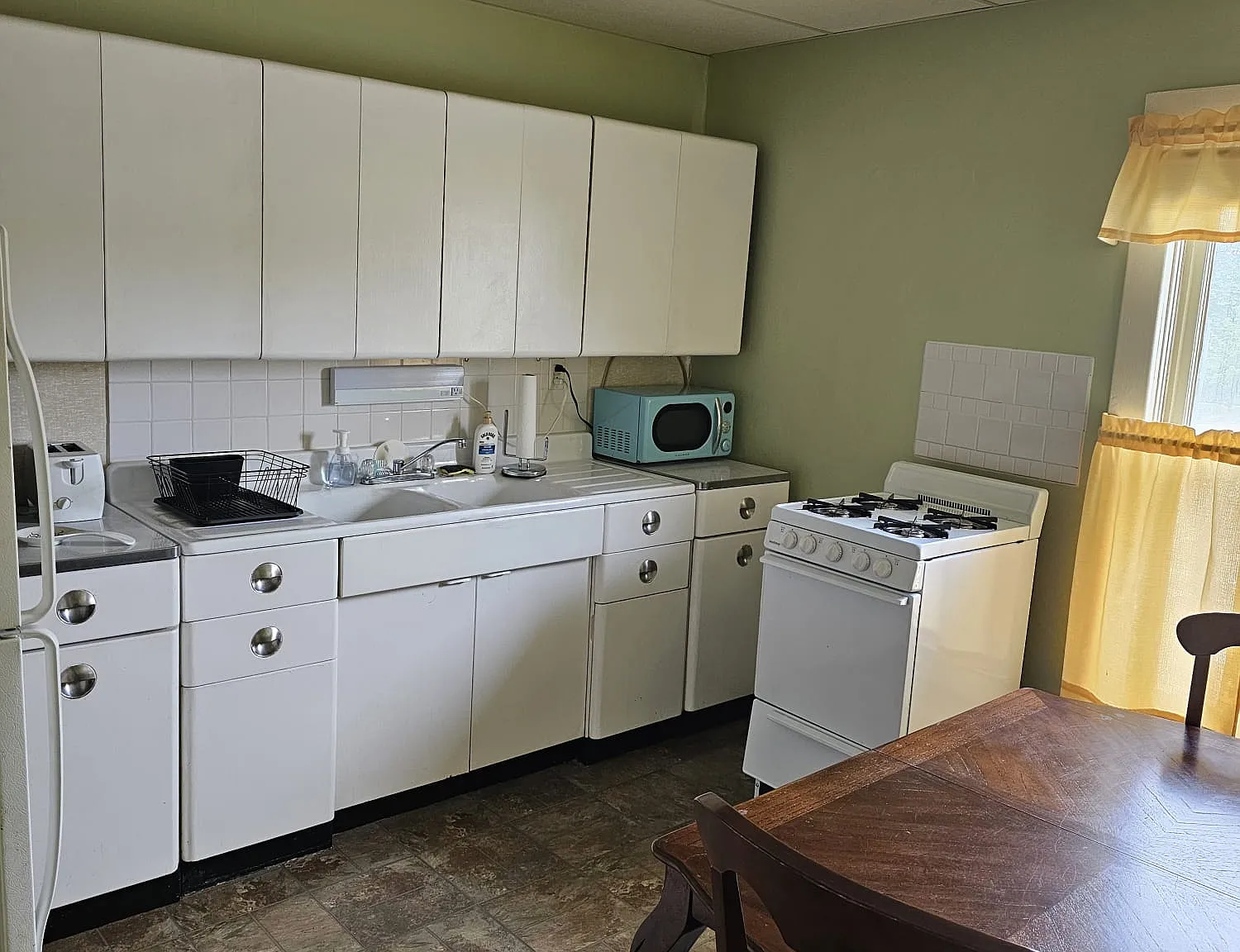 2 bed, 1000 sqft, $721 — Photo 3