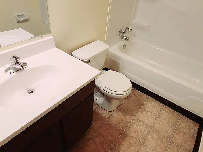 Kimberly Club Apartments — Photo 168