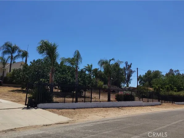 9550 52nd St, Riverside, CA 92509
