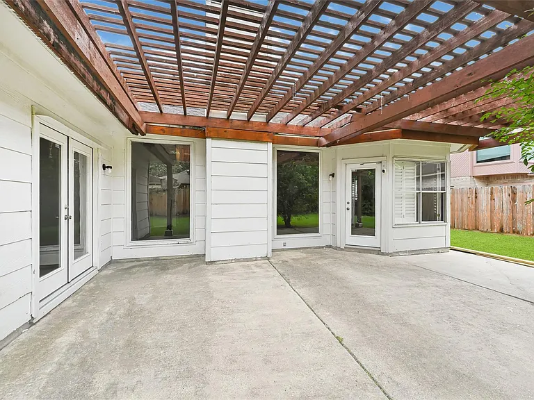 7915 Wolfield Ln — Photo 15