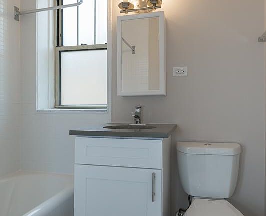 5th image of 1313 E Madison Park APT 1