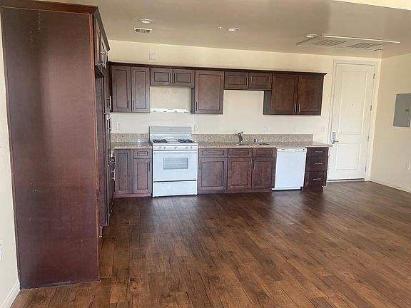3rd image of 14105 Chadron Ave #204