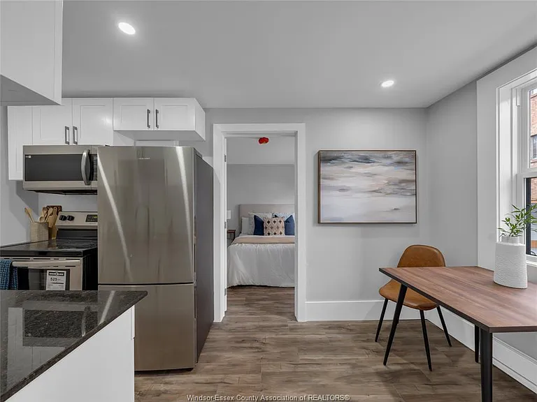 1766 University Ave W #9 — Photo 5
