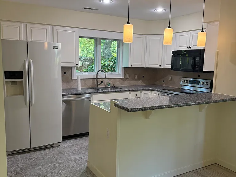134 Lagoon Ln — Photo 4