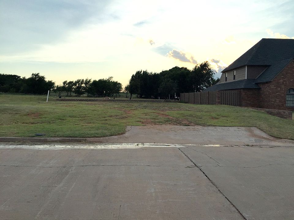 2nd image of 3629 Willow West Dr